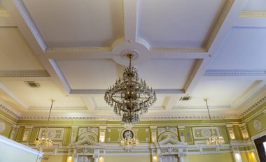 MOSCOW, RUSSIA - AUGust, 04 2015: VIP salonu veya Kursky tren istasyonu (Kursky vokzal) Rusya 'nın başkenti Moskova' daki dokuz demiryolu terminalinden biridir.