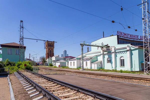 MOSCOW, RUSSIA - Temmuz 04 2015: Moskova yolcu platformu (Belorussky tren istasyonu), Rusya 'nın başkenti Moskova' daki dokuz ana tren istasyonundan biridir.