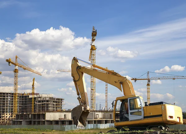 Máquina Construcción Excavadora Sitio Construcción Fondo Imagen Industrial Moscú Rusia —  Fotos de Stock