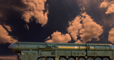 Rus modern silahları gece gökyüzüne ve Rusya 'ya karşı
