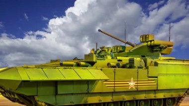  Rus modern silahları gece hareket eden bulutlara karşı, Rusya.