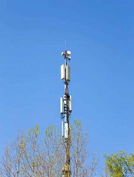 Antenas Comunicação Rádio Telefone Antenas Telefone Celular Fundo Céu — Fotografia de Stock