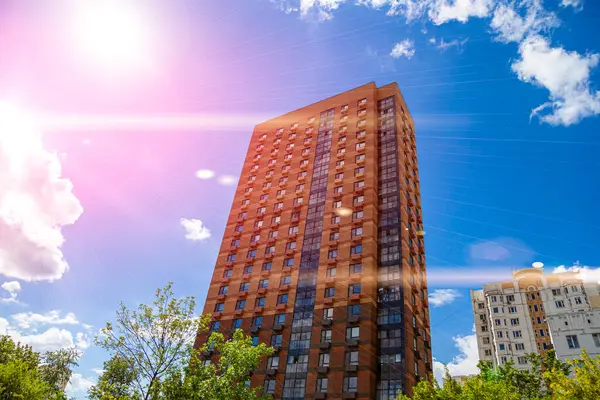 Moskau Russland Mai 2021 Hochhaus Neuer Wohnkomplex Vor Wolkenverhangenem Himmel — Stockfoto