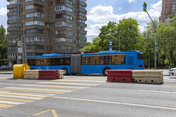 Moscow Rússia Maio 2021 Ônibus Passageiros Vai Longo Rota Moscou — Fotografia de Stock