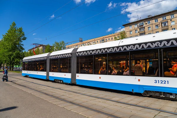 Moskau Russland Mai 2021 Moderne Straßenbahn Elektrischer Nahverkehr Auf Einer — Stockfoto