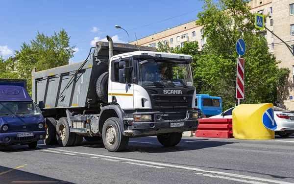 Moscow Russia May 2021 Truck Rides Street City Summer Sunny — Stock Photo, Image