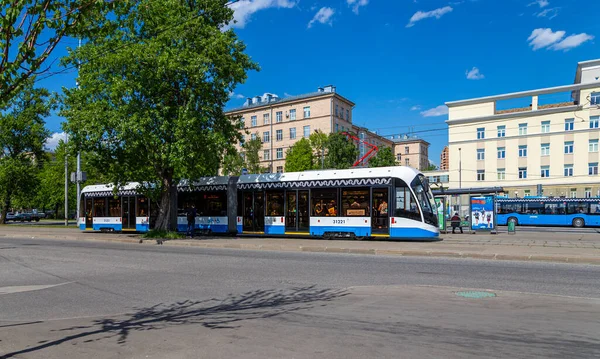 Moskau Russland Mai 2021 Moderne Straßenbahn Elektrischer Nahverkehr Auf Einer — Stockfoto