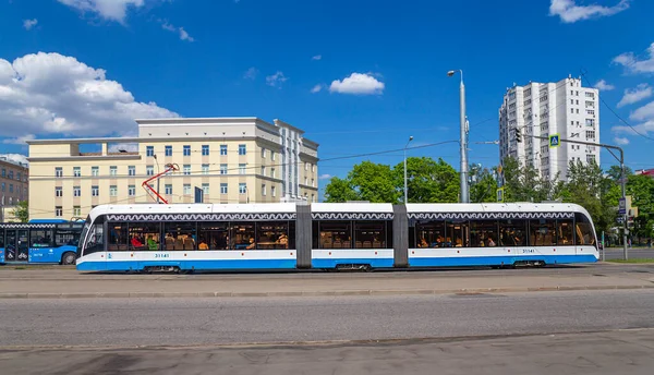 Moskau Russland Mai 2021 Moderne Straßenbahn Elektrischer Nahverkehr Auf Einer — Stockfoto