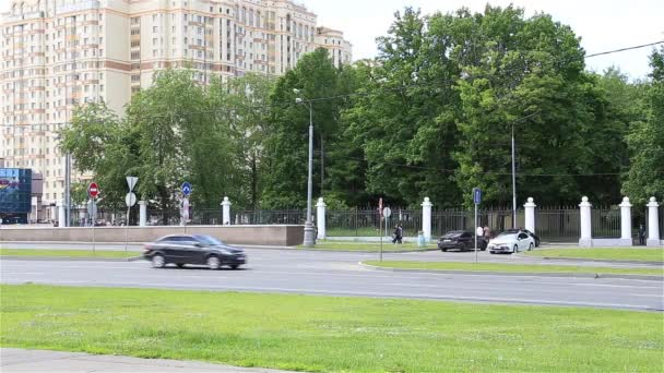 Moscow Russia Juni 2021 Overdag Verkeer Een Van Straten Moskou — Stockvideo