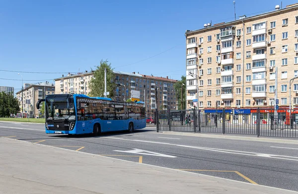 Moskau Russland Juni 2021 Der Personenbus Fährt Die Strecke Entlang — Stockfoto