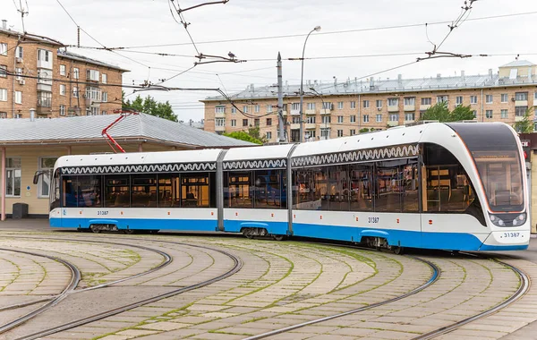 Moskau Russland Juni 2021 Moderne Straßenbahn Elektrischer Nahverkehr Auf Einer — Stockfoto