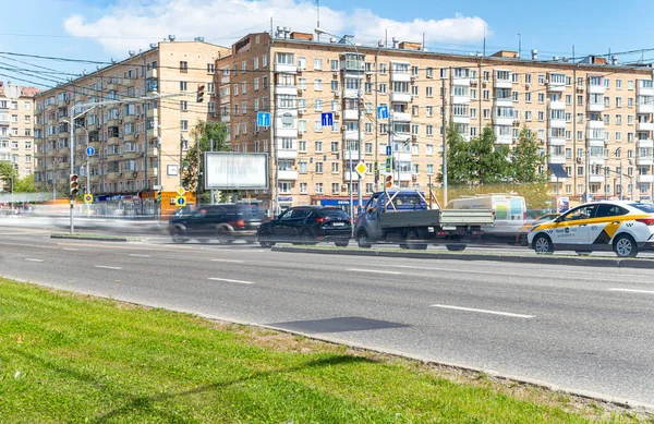 Moscow Russia July 2021 Daytime Blurred Traffic Streets Moscow Obtain — Stock Photo, Image