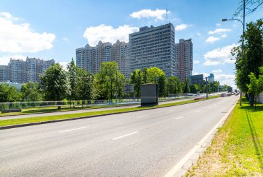 Moskova 'da bir iş gününde gündüz trafiği bulanıklaştı, Rusya