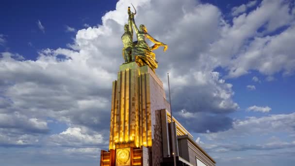 Moscow Rússia Junho 2021 Famoso Monumento Soviético Rabochiy Kolkhoznitsa Trabalhadora — Vídeo de Stock