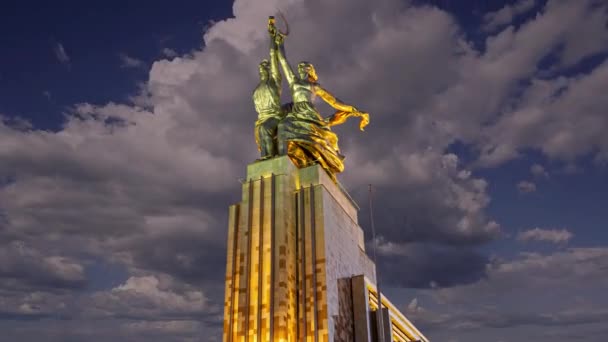 Moscow Russia Juni 2021 Beroemd Sovjetmonument Rabochiy Kolchoznitsa Arbeider Kolchozvrouw — Stockvideo