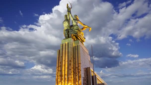 Moscow Russia Juni 2021 Beroemd Sovjetmonument Rabochiy Kolchoznitsa Arbeider Kolchozvrouw — Stockvideo