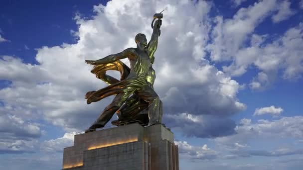 Mosca Russa Giugno 2021 Famoso Monumento Sovietico Rabochiy Kolkhoznitsa Lavoratrice — Video Stock