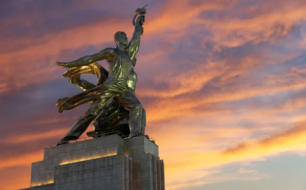 Moscú Rusia Junio 2021 Famoso Monumento Soviético Rabochiy Kolkhoznitsa Trabajadora — Foto de Stock