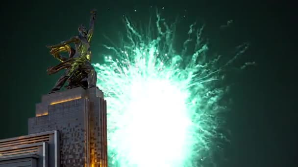 Moscow Russia May 2021 Celebratory Colorful Fireworks Soviet Monument Rabochiy — Stock Video