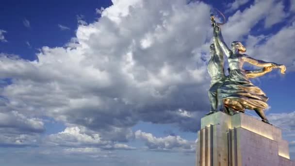 Berömda Sovjetiska Monumentet Rabochiy Kolkhoznitsa Arbetare Och Kolkhoz Kvinna Eller — Stockvideo