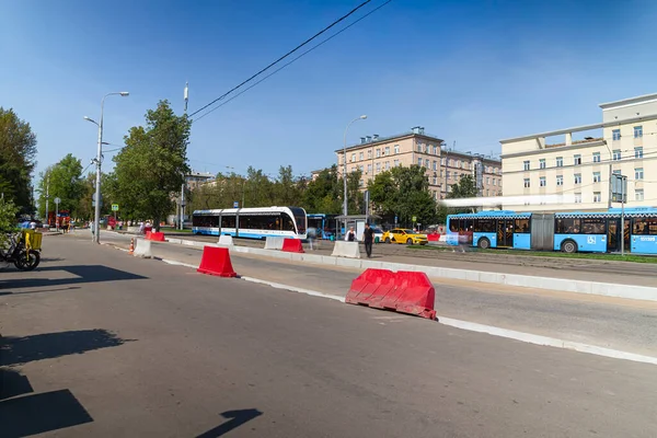 Moscow Rusia August 2021 2021 Moderne Tram Een Moskouse Straat — Stockfoto