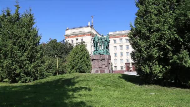 Moscú Rusia Agosto 2021 Monumento Dedicado Los Equipos Construcción Estudiantes — Vídeo de stock