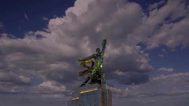 Famoso Monumento Sovietico Rabochiy Kolkhoznitsa Lavoratore Kolkhoz Donna Lavoratore Contadino — Video Stock