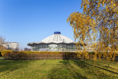 MOSCOW, Rusya- NOVEMBER 07, 2018: Moskova Devlet Sirki Vernadskogo Prospekt, sonbahar günü