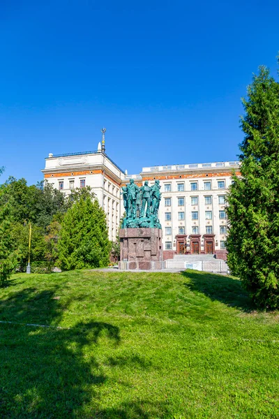 Moscow Rusia August 2021 Monument Gewijd Aan Studenten Bouwteams Buurt — Stockfoto