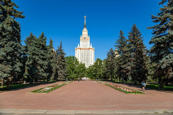 モスクワ ロシア 8月28 2021 スパロウヒルズ 夏の日 の領土ロンゴノソフモスクワ州立大学 Msu 最高位のロシア教育機関である — ストック写真