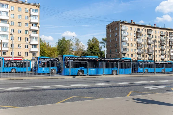 Moscow Rússia Setembro 2021 Ônibus Moscou Estão Estacionados Estacionamento — Fotografia de Stock