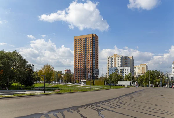 モスクワ ロシア 2021年9月13日 住宅地 チェロヨムシュキ地区 地下鉄駅Prosoyuznaya近く — ストック写真