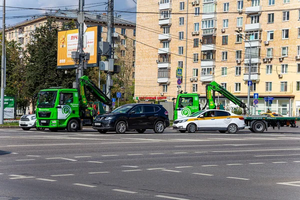 Moscow Russia September 2021 Bärgningsbil Vid Stadsgatan Väg Staden — Stockfoto