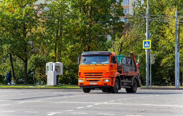 Moscow Russia September 2021 Truck Rides Street City Summer Sunny — Stock Photo, Image