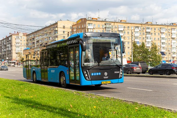 Moskau Russland September 2021 Der Personenbus Fährt Die Strecke Entlang — Stockfoto
