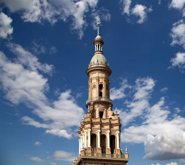 Berömda plaza de España (var platsen för den latinamerikanska utställningen 1929) - spanska torget i Sevilla, Andalusien — Stockfoto