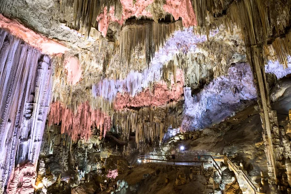 Interior of Natural Cave in Andalusia, Spain -- Inside the Cuevas de Nerja are a variety of geologic cave formations which create interesting patterns — Stock Photo, Image