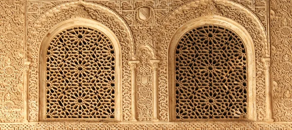 Detalj av islamiska (moriska) tilework på den alhambra, granada, Spanien. stor bakgrundsstruktur — Stockfoto