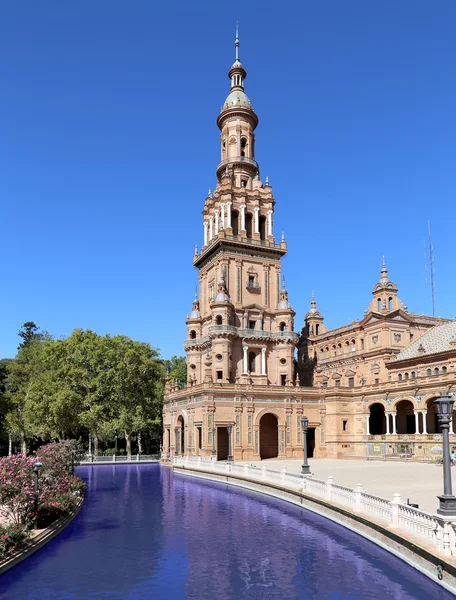 Beroemde plaza de espana (was de locatie voor de Latijns-Amerikaanse tentoonstelling van 1929) - Spaanse plein in Sevilla, Andalusie, Spanje — Stockfoto