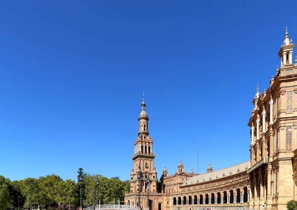 Διάσημη plaza de espana (ήταν ο τόπος συναντήσεως για την έκθεση της Λατινικής Αμερικής του 1929) - ισπανική πλατεία στην Σεβίλλη, Ανδαλουσία, Ισπανία — Φωτογραφία Αρχείου