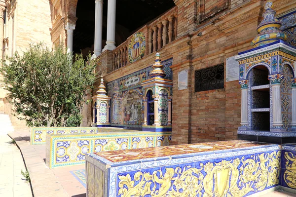 Plaza de espana ünlü seramik dekorasyon (1929 latin Amerika sergi mekanı idi), sevilla, İspanya — Stok fotoğraf