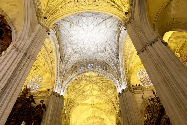 Catedral Interior de Sevilha - Catedral de Santa Maria da Sé, Andaluzia, Espanha — Fotografia de Stock