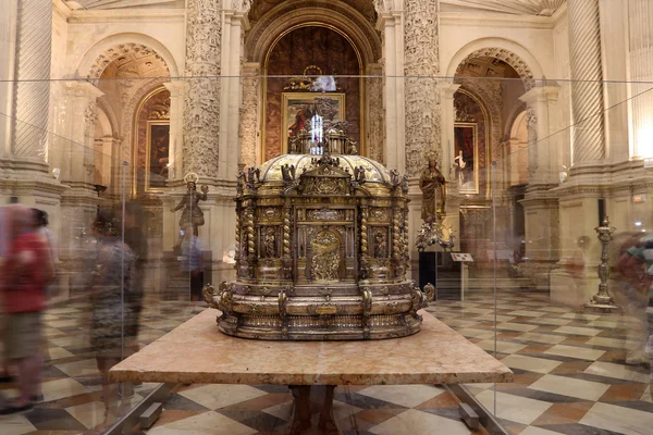 Interior Catedral de Sevilla - - Catedral de Santa María de la Sede, Andalucía, España — Foto de Stock