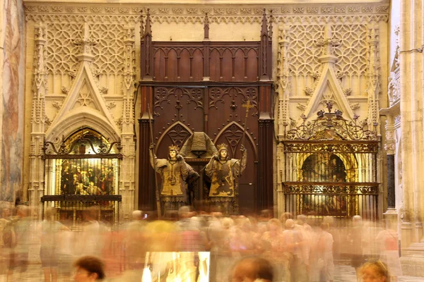 Interior Catedral de Sevilla - - Catedral de Santa María de la Sede, Andalucía, España — Foto de Stock