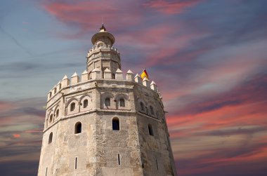 Torre del oro veya altın Kule (13. yüzyıl), bir ortaçağ Arap askeri dodecagonal watchtower seville, Endülüs, Güney İspanya
