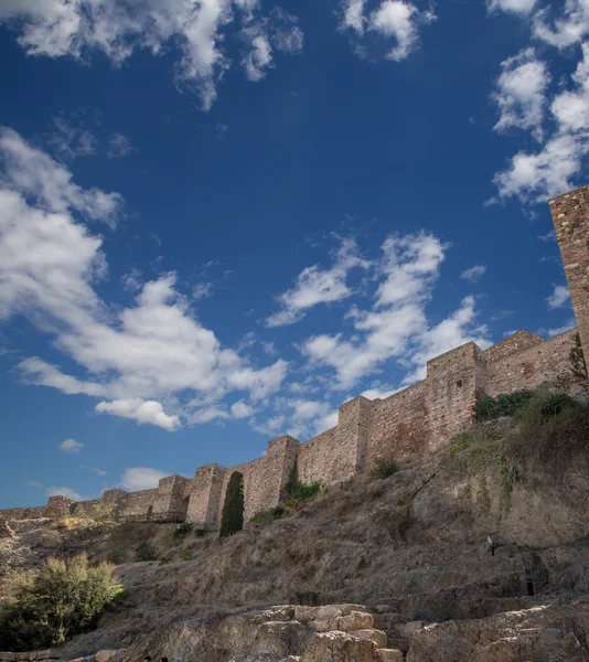 Gibralfaro Dağı'nda Alcazaba castle. Malaga, Endülüs, İspanya. Burayı unesco dünya mirası ilan — Stok fotoğraf