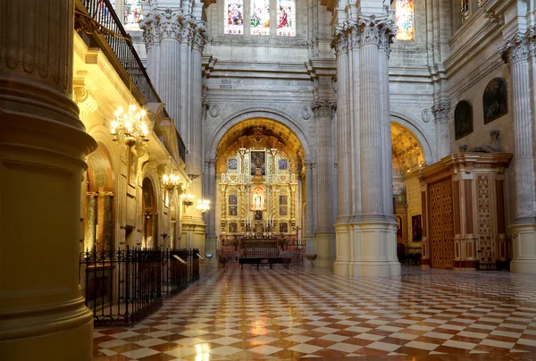 Interiör katedralen i malaga--är en renässans kyrka i staden malaga, Andalusien, södra Spanien. Det byggdes mellan 1528 och 1782, interiören är också i renässansstil — Stockfoto