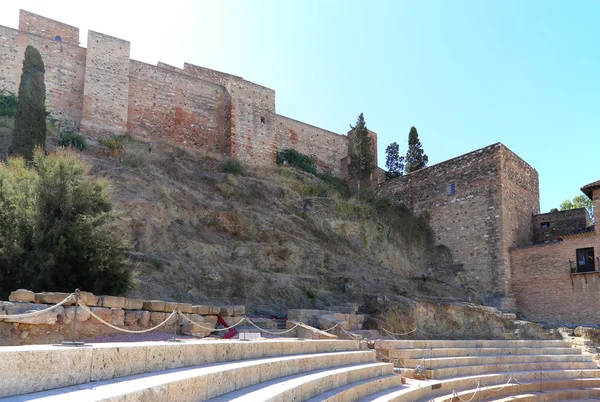 Antigo Teatro Romano perto do castelo de Málaga Alcazaba na montanha Gibralfaro, Andaluzia, Espanha. O lugar é declarado Patrimônio Mundial da UNESCO — Fotografia de Stock