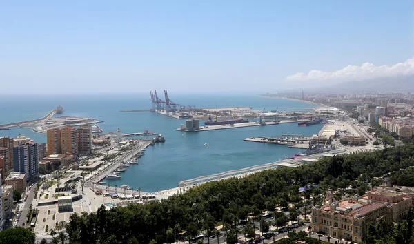 Málaga na Andaluzia, Espanha. Vista aérea da cidade — Fotografia de Stock