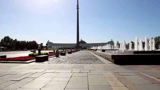 Háborús emlékmű Victory Park a Poklonnaya-hegyen, Moszkva, Oroszország. A memorial komplex kialakítani a memóriában, akik meghaltak a Nagy Honvédő Háború alatt — Stock videók